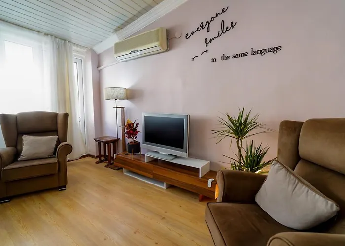Serene Flat Close To Beach In Muratpasa Antalya
