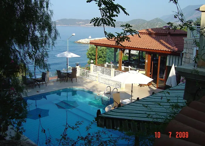 Kas hotels near Kral Mezari