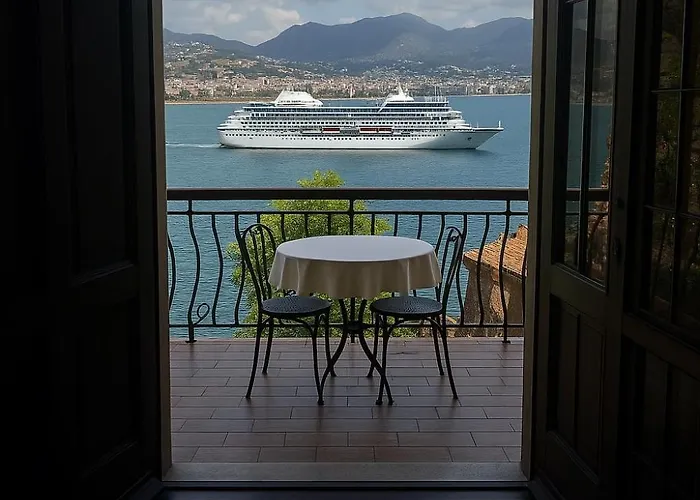 Escape To History In A Stunning Stone House With Garden And Sea View In The Heart Of Alanya Villa