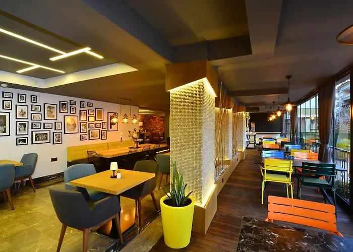 Alanya hotels near 100. Yil Ataturk Parki