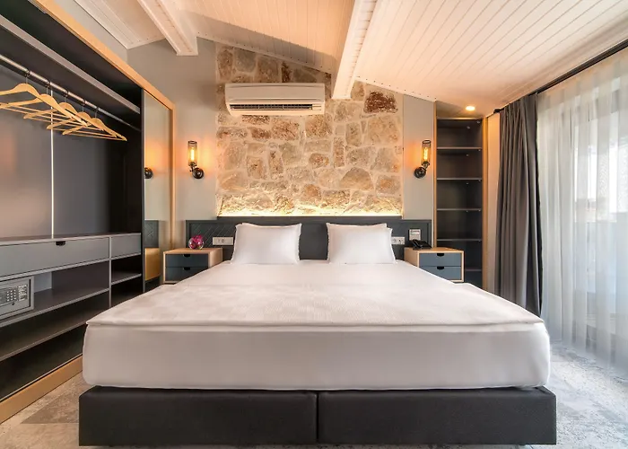 Isola 12 Hotel Kas